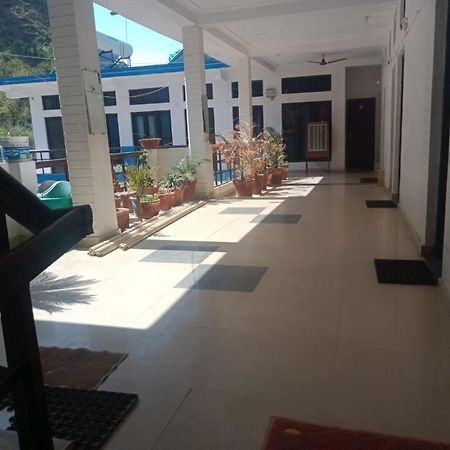Vamoose Srishty Choice Appartement Rudraprayāg Buitenkant foto