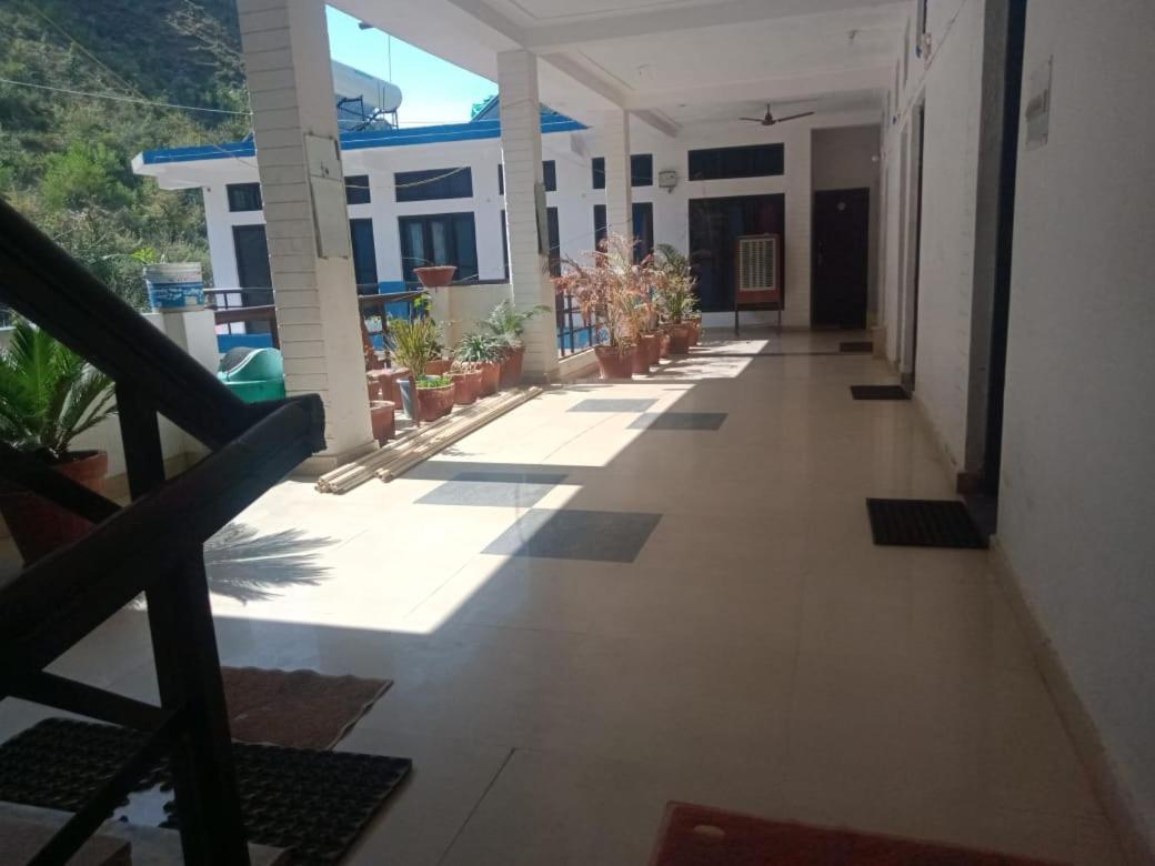 Vamoose Srishty Choice Appartement Rudraprayāg Buitenkant foto