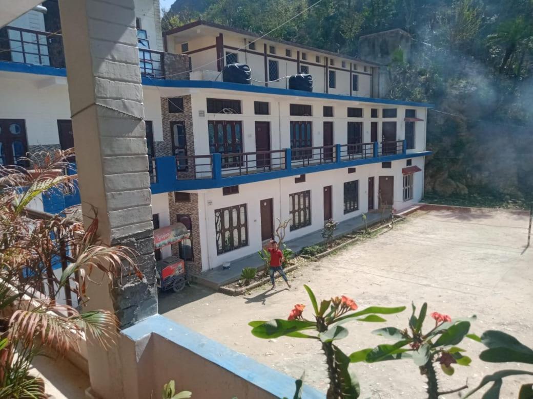 Vamoose Srishty Choice Appartement Rudraprayāg Buitenkant foto