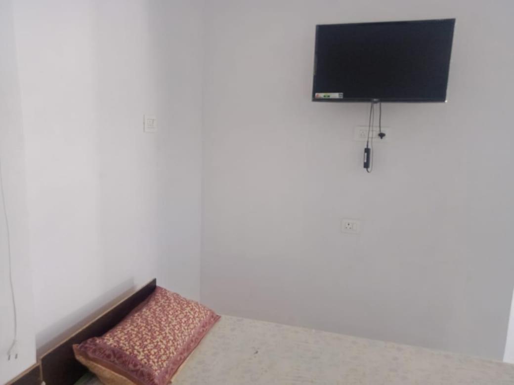 Vamoose Srishty Choice Appartement Rudraprayāg Buitenkant foto