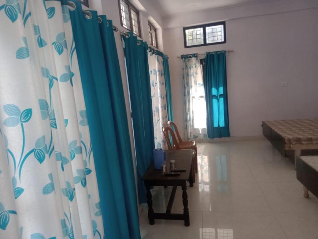 Vamoose Srishty Choice Appartement Rudraprayāg Buitenkant foto